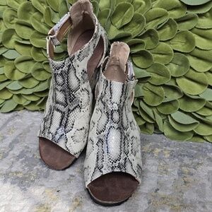 Jolimall Snakeskin Wedge Women's Size 7